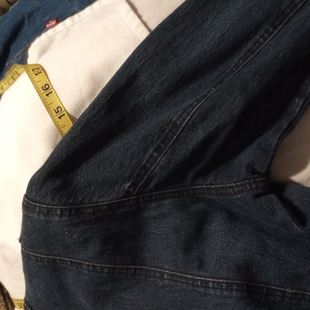 Woman's jean jacket sz medium - Picture 7 of 8